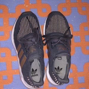 Adidas ortholite big kids sz 4 shoes